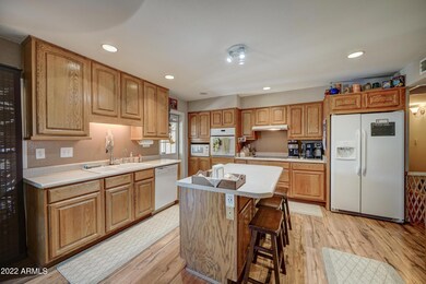 3207 W Cholla St-11