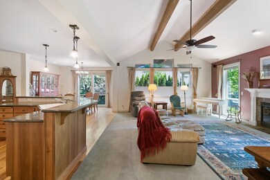 60827GoldenwoodLp_Greatroom1