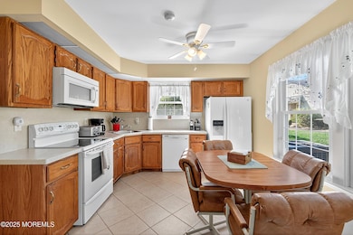 10A Martin van Buren Dr unit B, Monroe Township, NJ 08831 - photo 7