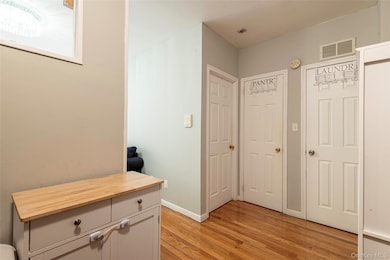 175-26 89th Ave unit D, Jamaica, NY 11432 - photo 3