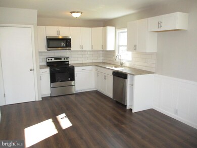 222 W 46th St, Reading, PA 19606 - photo 6