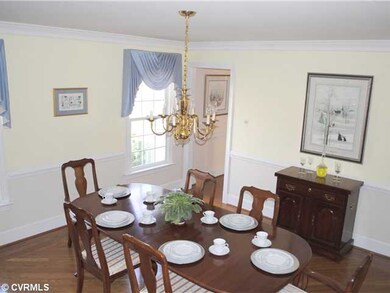 Dining Room - Light & Bright - beautiful wood floo