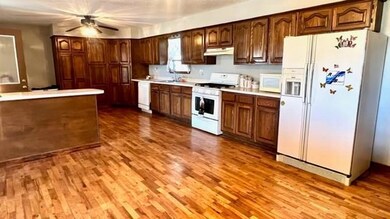 15064 Lyon Rd, Altamont, KS 67330 - photo 3