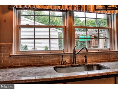 1313 Girard Ave, Reading, PA 19610 - photo 5