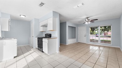 Living & Kitchen