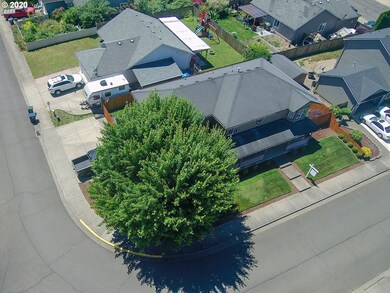 779 Blue Jay Loop, Creswell, OR 97426 - photo 5