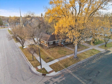 406 2nd St N, Bayport, MN 55003 - photo 4