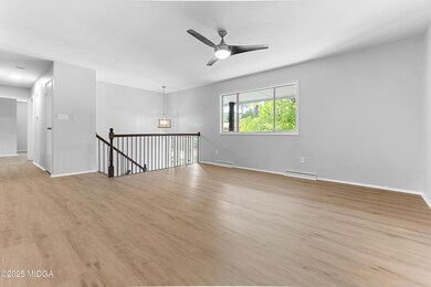 09__AAA2554_mls