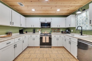 213 N Deerfield Dr, Brunswick, GA 31525 - photo 4