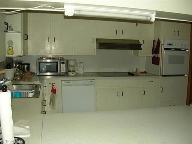 1176 Grantville Ln, Asheboro, NC 27205 - photo 2