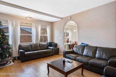308 Riverview Ave_001
