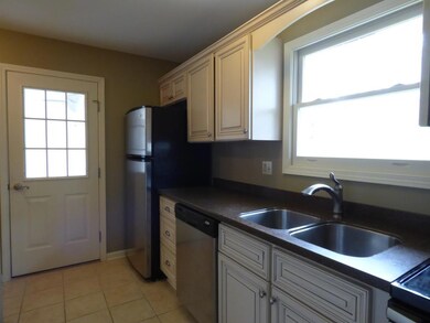 904 Club Cir, Daniels, WV 25832 - photo 5