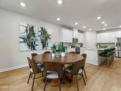 COA_Calabash-Station_545L-Kensington_Din