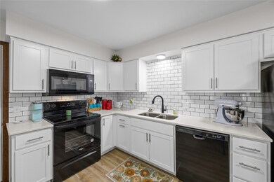 917 Elm St, Williamsburg, IA 52361 - photo 7