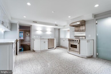 1231 31st St NW unit 1235, Washington, DC 20007 - photo 3