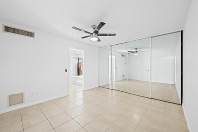 639 Executive Center Dr unit 105, West Palm Beach, FL 33401 - photo 4