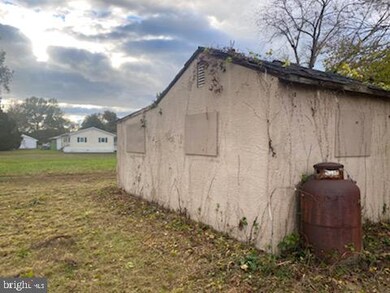 36039 Carver Rd, Chaptico, MD 20621 - photo 6