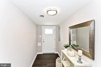 5505 Hunt Place NE, Washington, DC 20019 - photo 4