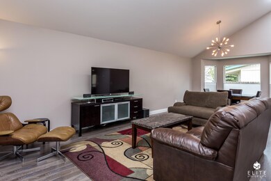2707SnugHarborCir(6of27)