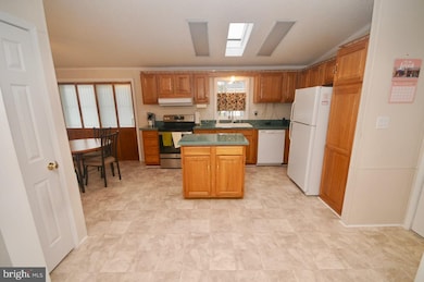 38 Swift Run Dr, Sicklerville, NJ 08081 - photo 2