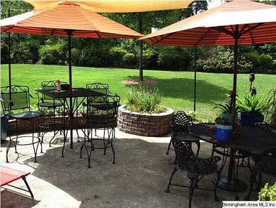 Patio perfect for entertaining.