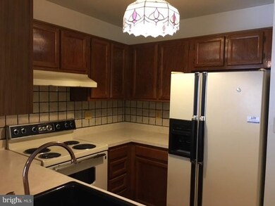 16 Sparrow Valley Ct, Montgomery Village, MD 20886 - photo 5