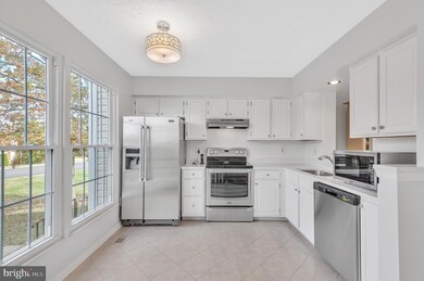 13303 Burkitts Rd, Fairfax, VA 22033 - photo 4