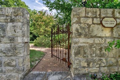 217 Mistletoe St, Fredericksburg, TX 78624 - photo 6