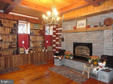 410 W Spruce St, Shamokin, PA 17872 - photo 5