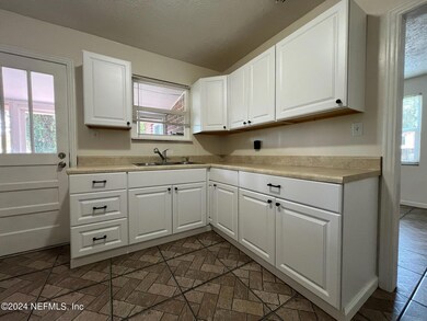 4626 Colonial Ave, Jacksonville, FL 32210 - photo 3