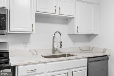 10505 Cobblestone Dr, Spotsylvania, VA 22553 - photo 4