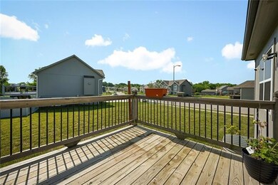 813 Cedar Ridge Dr, Raymore, MO 64083 - photo 4