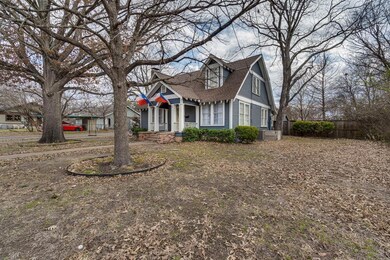 605 W Tyler St, Ennis, TX 75119 - photo 3