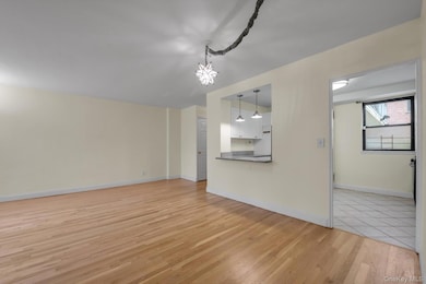 The Windsors unit 1-J, Bronx, NY 10471 - photo 6