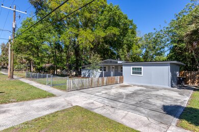 5203 Redstone Dr, Jacksonville, FL 32210 - photo 2