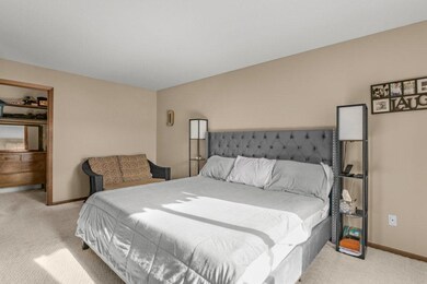 870 Sherwood Rd, Saint Paul, MN 55126 - photo 7