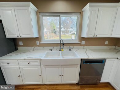 3804 Inverness Dr, Chevy Chase, MD 20815 - photo 6