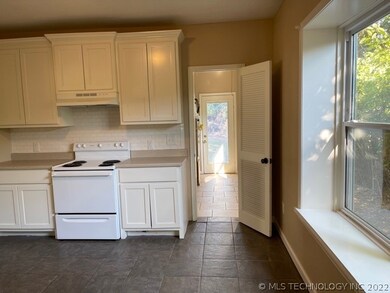 405 S Bixby St, Sapulpa, OK 74066 - photo 3