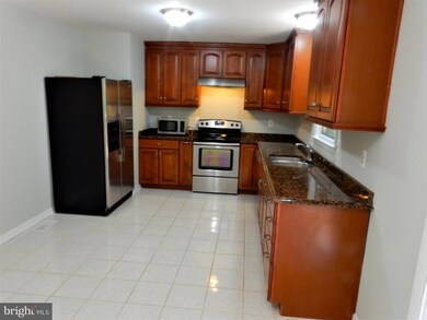 1513 Kingsway Dr, Gambrills, MD 21054 - photo 4