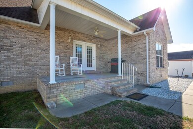 418 Hunters Landing Dr, Manchester, TN 37355 - photo 4