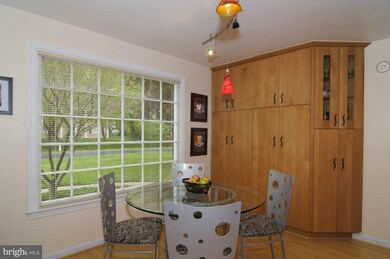 7909 Cindy Ln, Bethesda, MD 20817 - photo 3