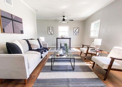 Living Room (3)