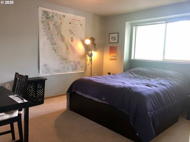 Bedroom, Primary