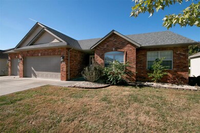 2775 Woodfield Dr, Maryville, IL 62062 - photo 3