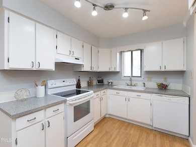 09_7353_Sandy_Creek_Rd_Kitchen