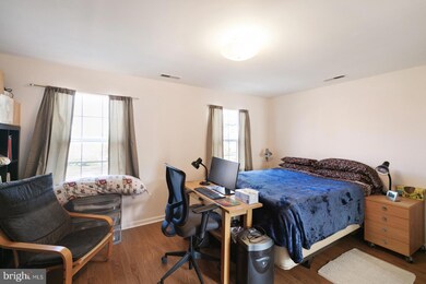 922 Montgomery Ave unit B3, Bryn Mawr, PA 19010 - photo 4