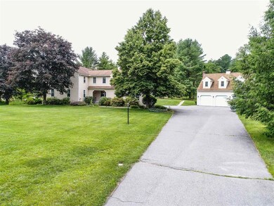 513 Mammoth Rd, Pelham, NH 03076 - photo 2