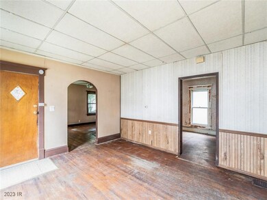 2622 E Walnut St, Des Moines, IA 50317 - photo 5