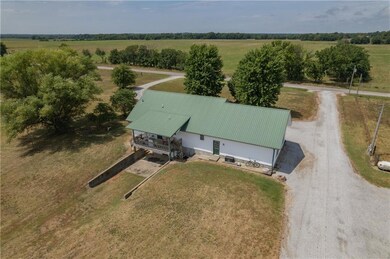 674 N Highway V Hwy, Lamar, MO 64759 - photo 2