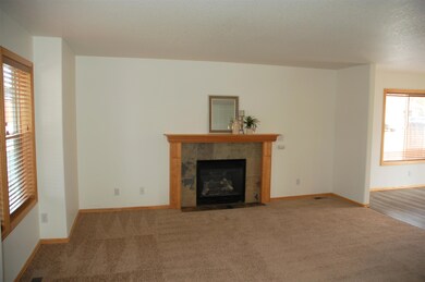 20564 Dylan Loop, Bend, OR 97702 - photo 5